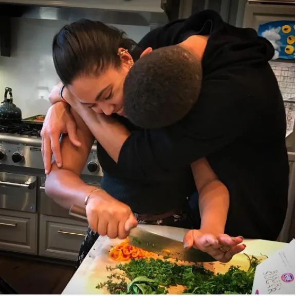 and Chef Curry-ing it up in the kitchen. | Ayesha curry, Stephen curry ayesha curry, Stephen curry