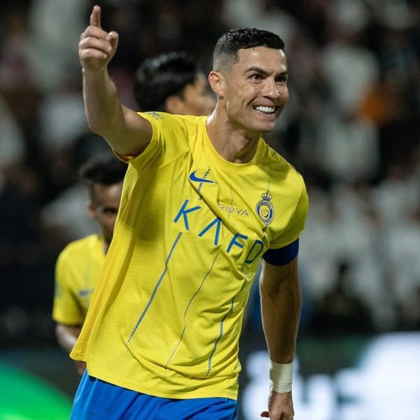 IFFHS loại Ronaldo khỏi "Đội hình trong mơ của 2023"