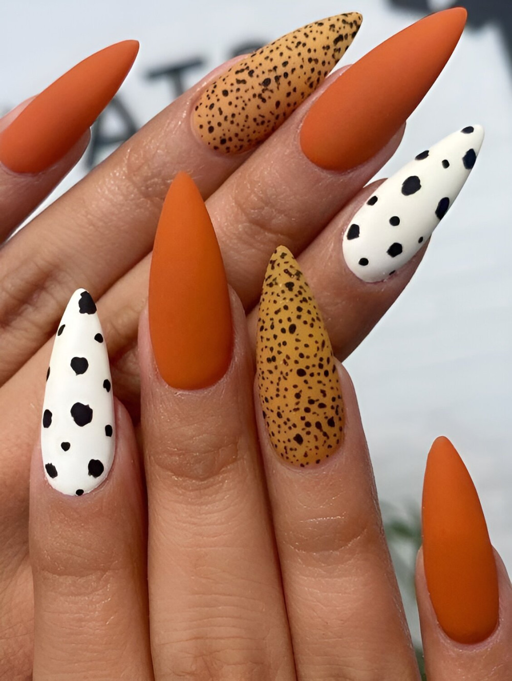 30 Stunning Burnt Orange Nails For A Gorgeous Season - 215