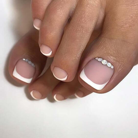 Lovely Simple Toe Nails For Your DIY Aesthetic Makeover - 105