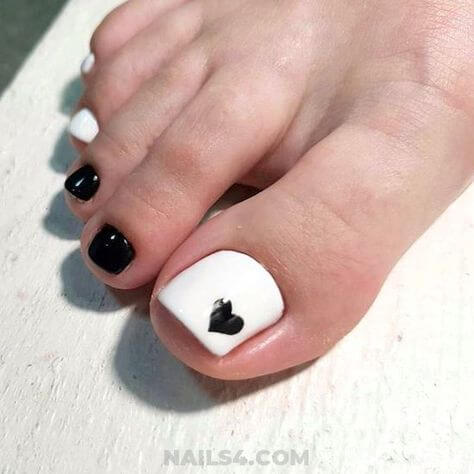 Lovely Simple Toe Nails For Your DIY Aesthetic Makeover - 89