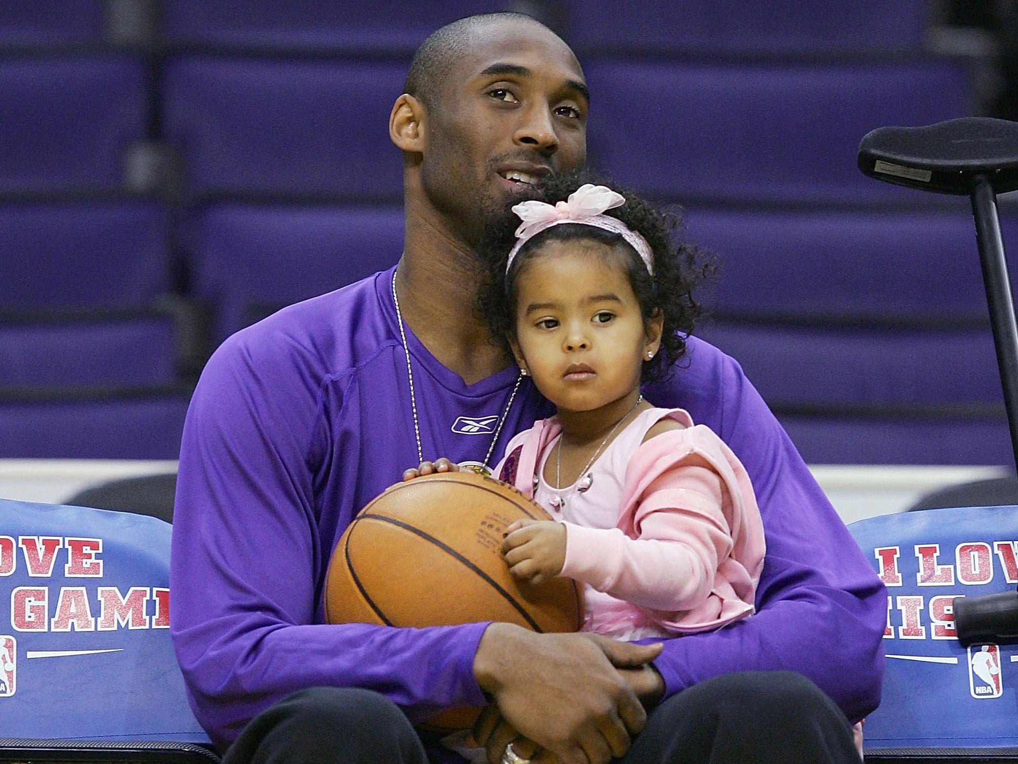 Vanessa Bryant shares throwback photos of Kobe on daughter ...