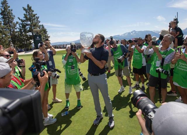 Stephen Curry hears the call of Sacramento Kings fans while winning Tahoe golf tournament