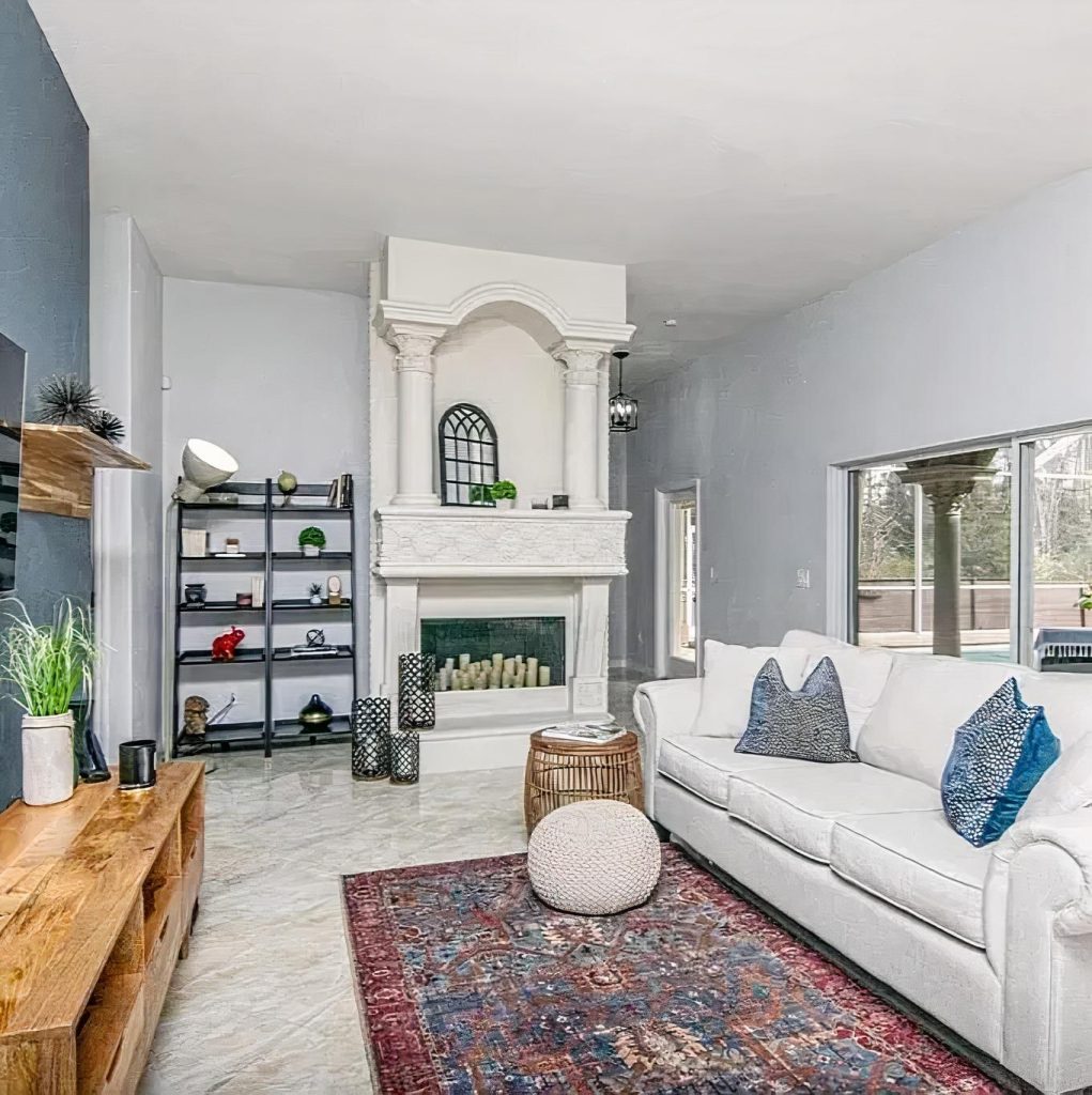 Living Room in Ray-Ray McCloud's Lutz Home