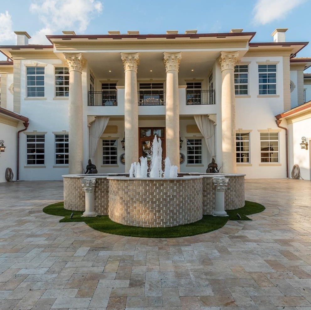 Front View of Tyreek Hill's Florida Mansion